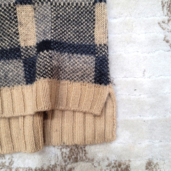 🍒 2/$22 Club Monaco Plaid & Leather Top - Picture 4 of 4